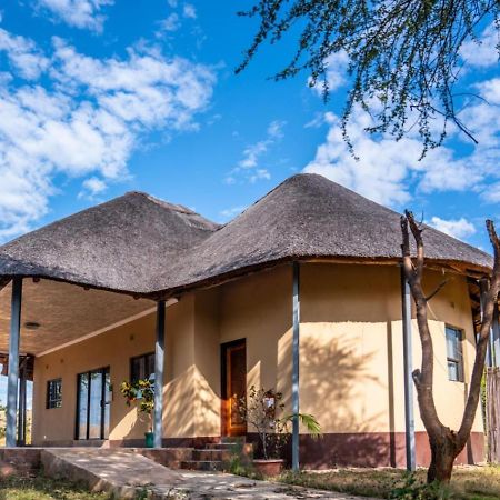 Nkanga Hotel Kasane Ngoại thất bức ảnh
