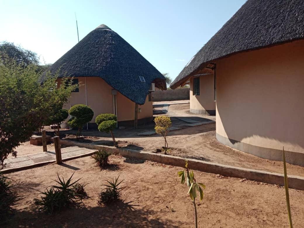 Nkanga Hotel Kasane Ngoại thất bức ảnh