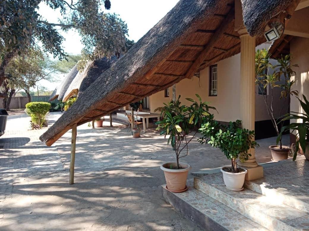 Nkanga Hotel Kasane Ngoại thất bức ảnh