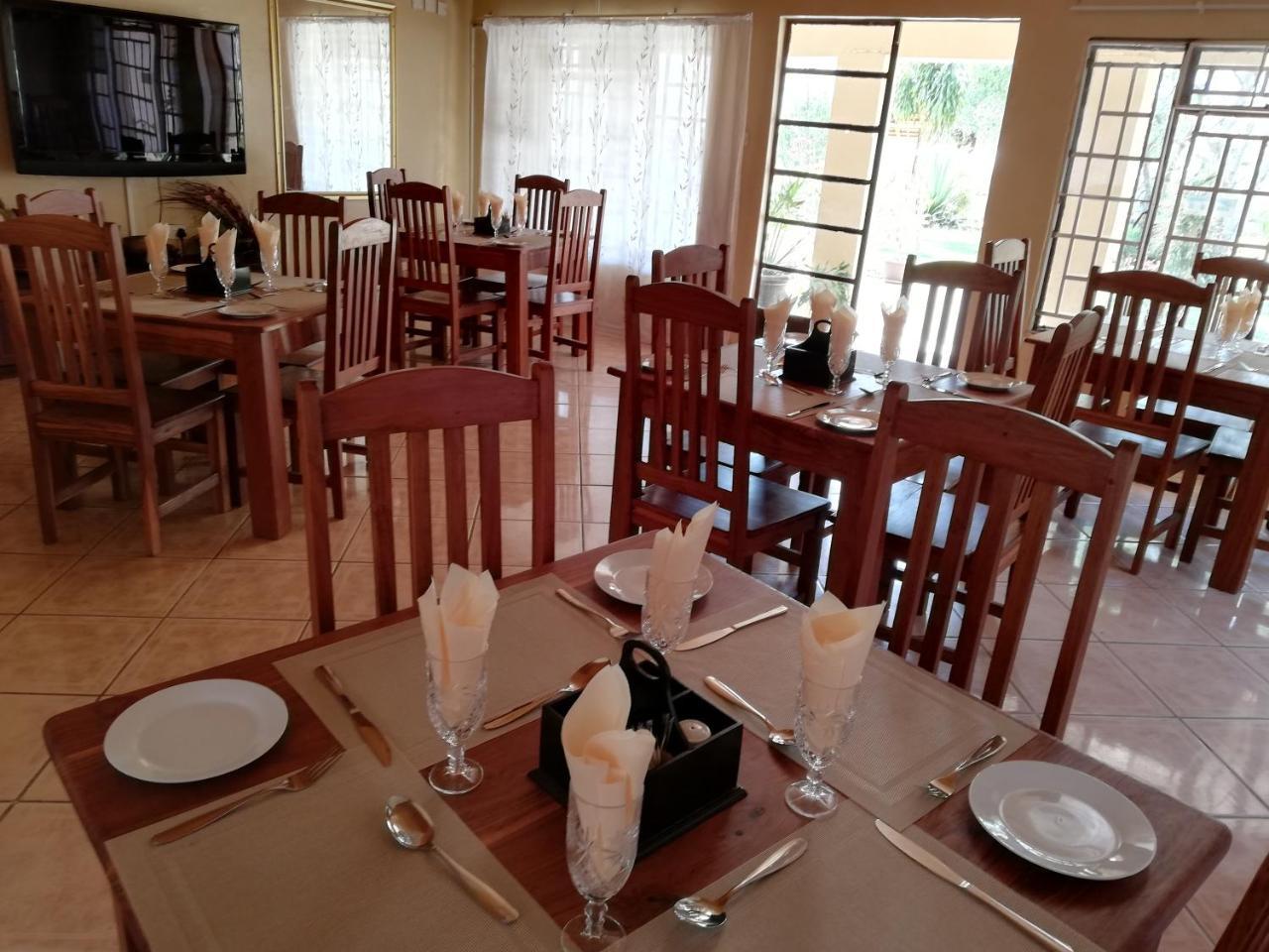 Nkanga Hotel Kasane Ngoại thất bức ảnh
