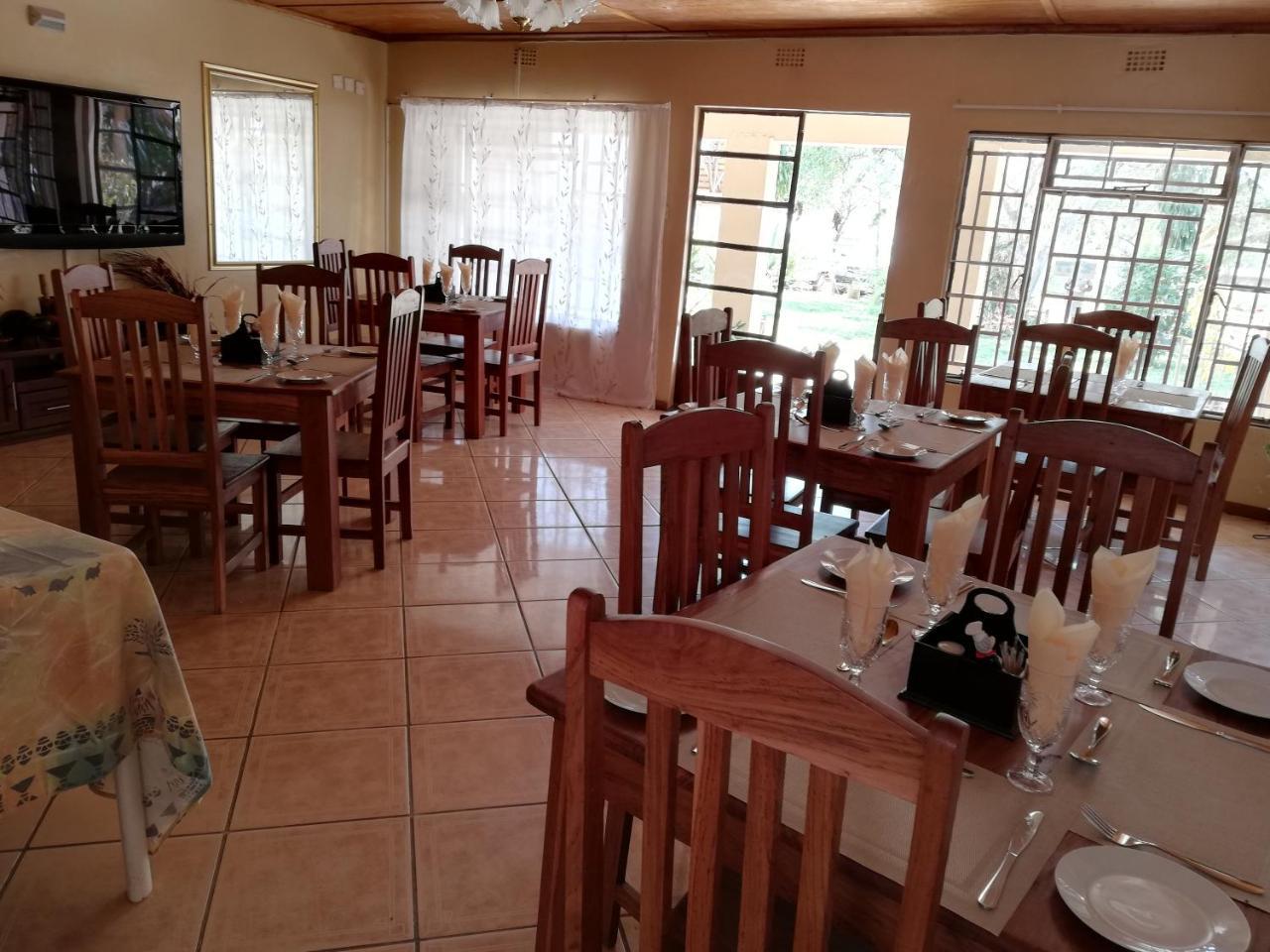 Nkanga Hotel Kasane Ngoại thất bức ảnh
