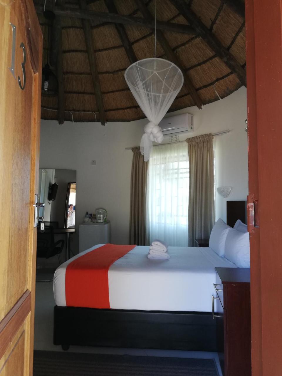 Nkanga Hotel Kasane Ngoại thất bức ảnh